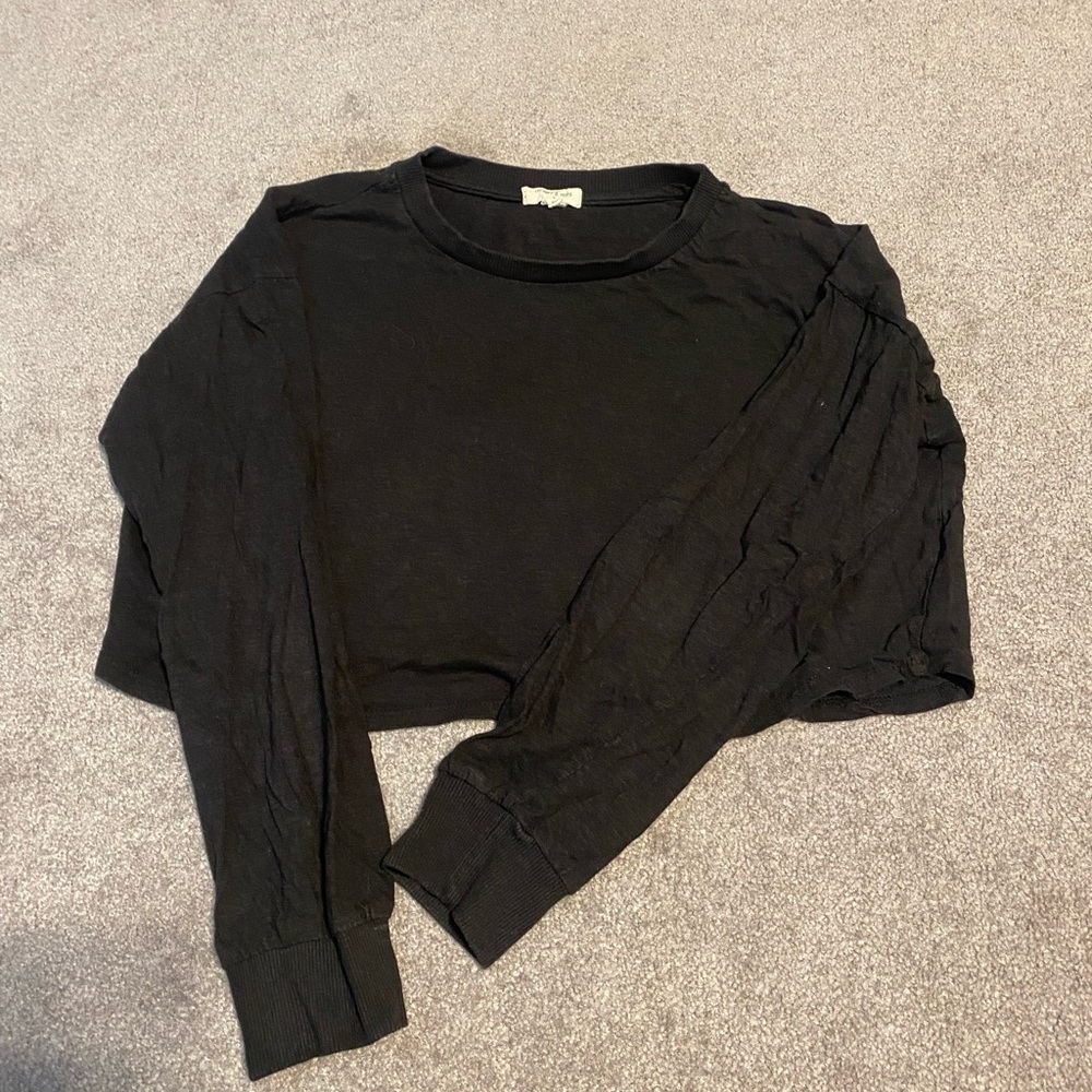 Black Ribbed Cropped Long Sleeve